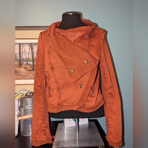 Free People collapsing twill raw edge jacket, size small, rust color - Picture 3 of 11